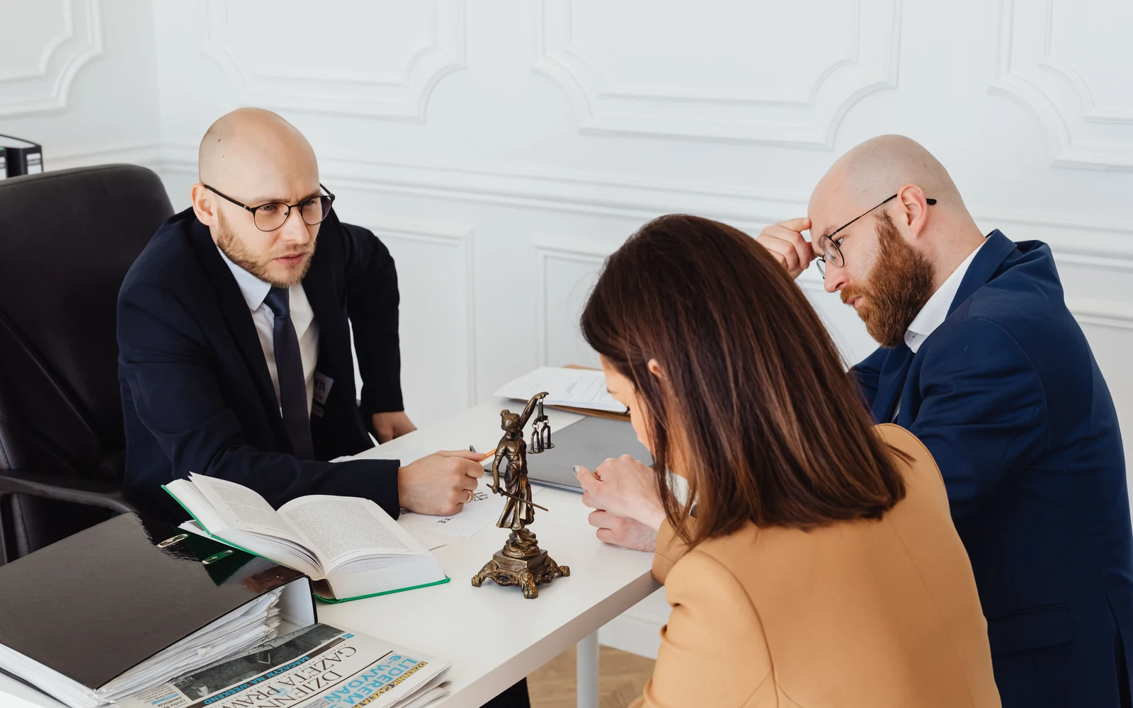 Professional legal consultation concerning forensic expert analysis